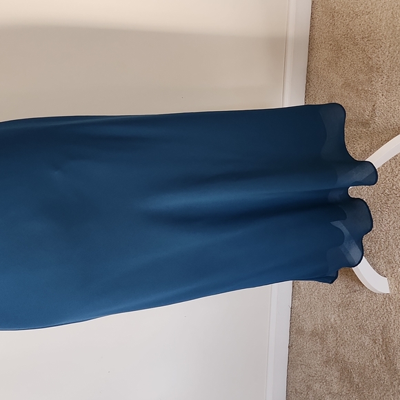 Hayley Matthews dress - Picture 3 of 9